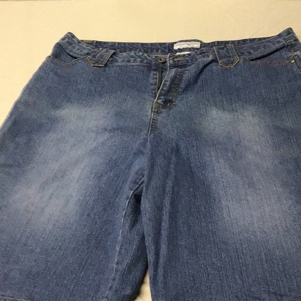 Medium Blue Jean Shorts with Classic Stonewash - Picture 3 of 5